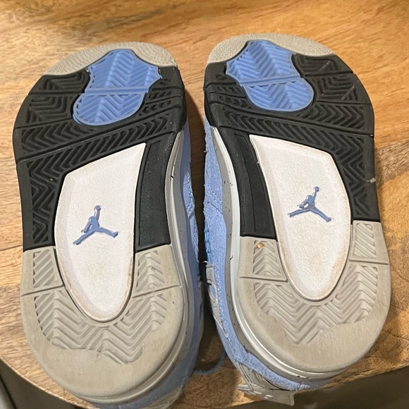 Used Nike Kids Jordan’s - Picture 8 of 12